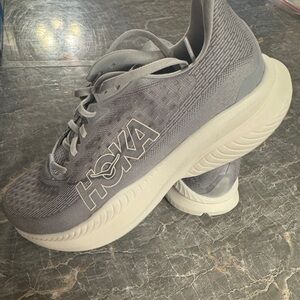 Hoka Mach 6 in Gray and Cream